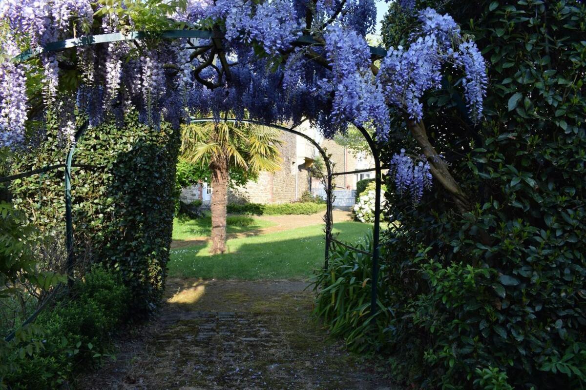T2 De Charme Dans Typique, Proche De La Dinard